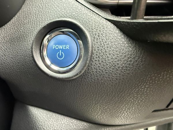 2018 Toyota C-HR  1.8 Hybrid automatic 369286850