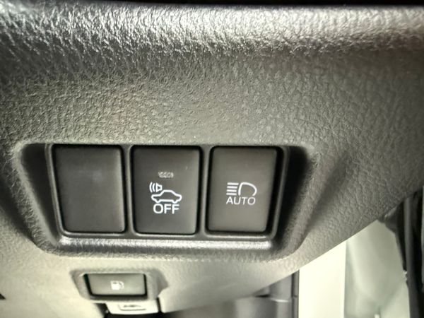 2018 Toyota C-HR  1.8 Hybrid automatic 369286851