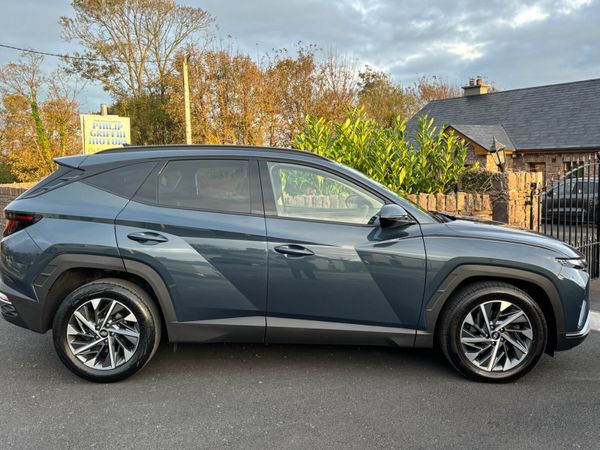 Hyundai Tucson Executive in stunning Teal metallic 369280108