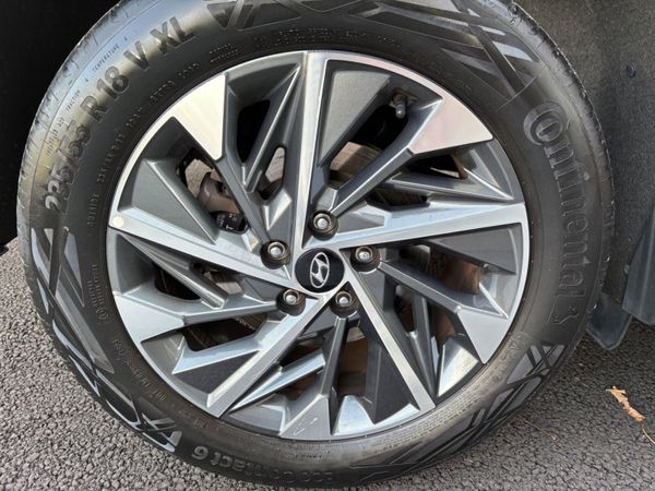 Hyundai Tucson Executive in stunning Teal metallic 369280117