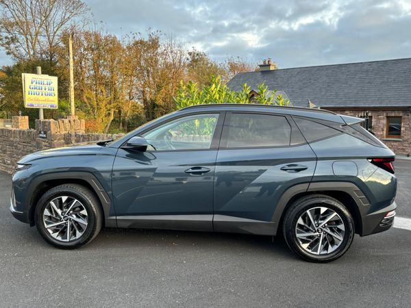 Hyundai Tucson Executive in stunning Teal metallic 369280121