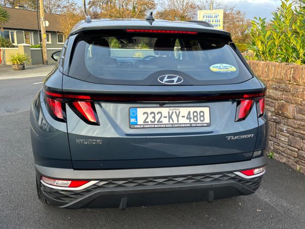 Hyundai Tucson Executive in stunning Teal metallic 369280122