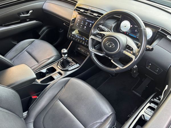 Hyundai Tucson Executive in stunning Teal metallic 369280701