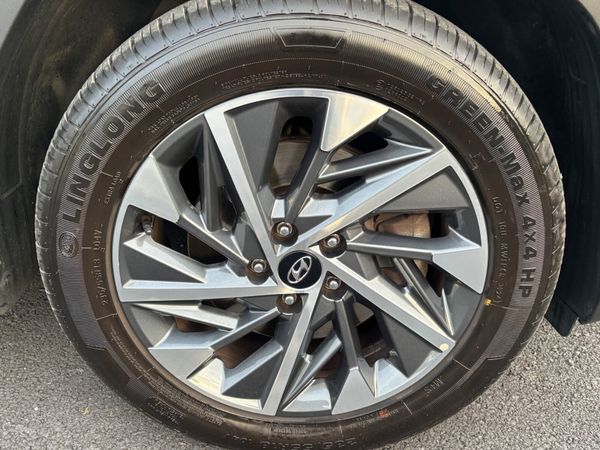 Hyundai Tucson Executive in stunning Teal metallic 369280737