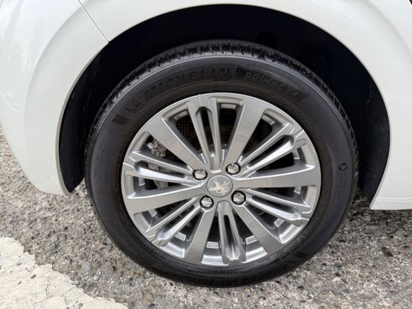 Peugeot 208 2016 1.2 Petrol Auto 369296179