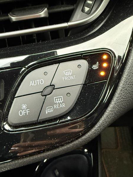 2018 Toyota C-HR  1.8 Hybrid automatic,Top Specs 369301529