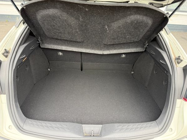 2018 Toyota C-HR  1.8 Hybrid automatic,Top Specs 369301536