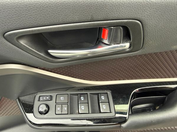 2018 Toyota C-HR  1.8 Hybrid automatic,Top Specs 369301532