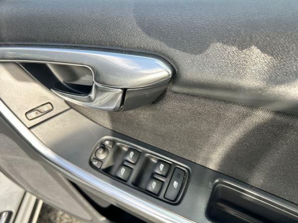 2014 VOLVO V60 1.6 D2 BUSINESS EDITION 369301875