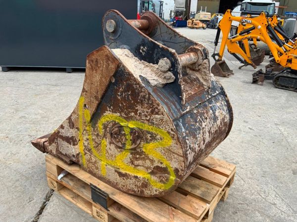 30" GEITH DIGGING BUCKET   65mm PINS.......1423. 369324957