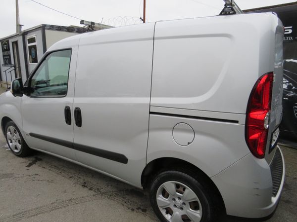 142 OPEL COMBO VAN 1.3 DIESEL IN SILVER MET 369327162