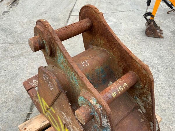 18" JCB DIGGING BUCKET.....65mm PINS......1519. 369327248
