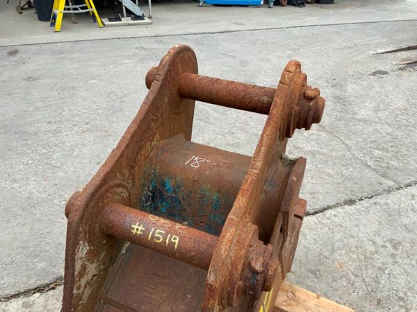 18" JCB DIGGING BUCKET.....65mm PINS......1519. 369327250