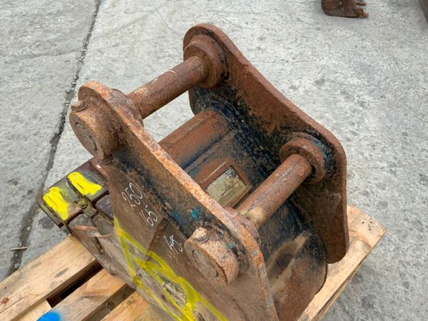 12" STRICKLAND  BUCKET....45mm PINS....1351. 369327286