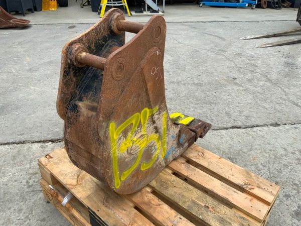 12" STRICKLAND  BUCKET....45mm PINS....1351. 369327289