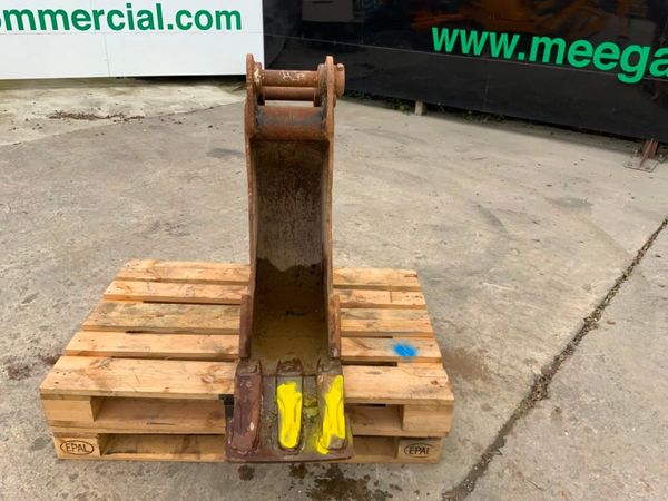 12" STRICKLAND  BUCKET....45mm PINS....1351. 369327281
