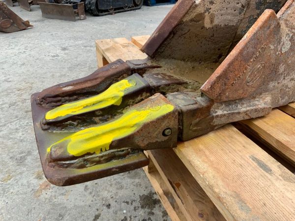 12" STRICKLAND  BUCKET....45mm PINS....1351. 369327283