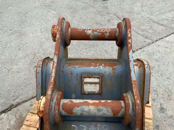 24" STRICKLAND BUCKET...65mm PINS......1408-24. 369327356