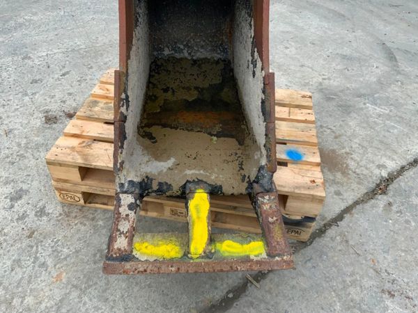 24" STRICKLAND BUCKET...65mm PINS......1408-24. 369327350