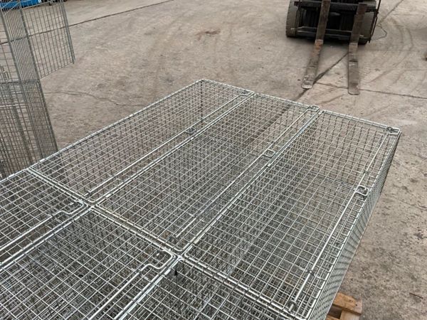 WIRE MESH 6 DOOR PERSONNEL LOCKERS. 369335961
