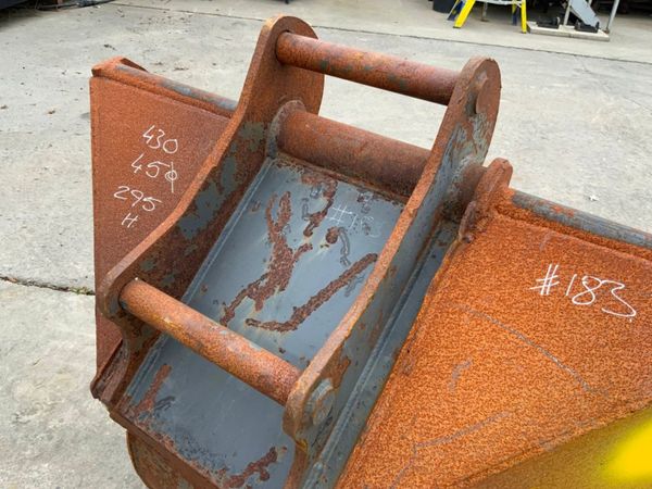 S45 TILT ROTATOR ROAD CROSSING BUCKET.....183 369336868