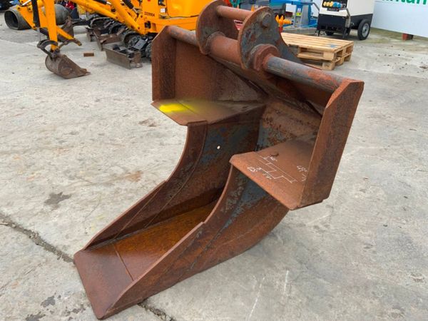 S45 TILT ROTATOR ROAD CROSSING BUCKET.....183 369336872
