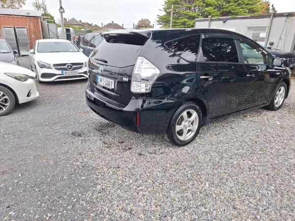 Toyota Prius 7 Seater|rear seat entertainment 369352526