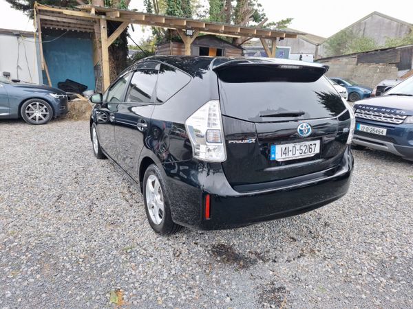 Toyota Prius 7 Seater|rear seat entertainment 369352522