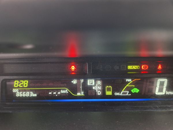 Toyota Prius 7 Seater|rear seat entertainment 369352533