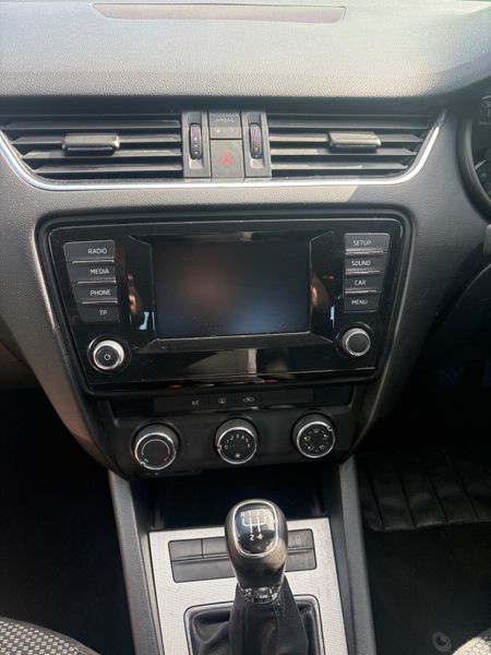 152 Toyota Avensis 2.0D4D 369369943