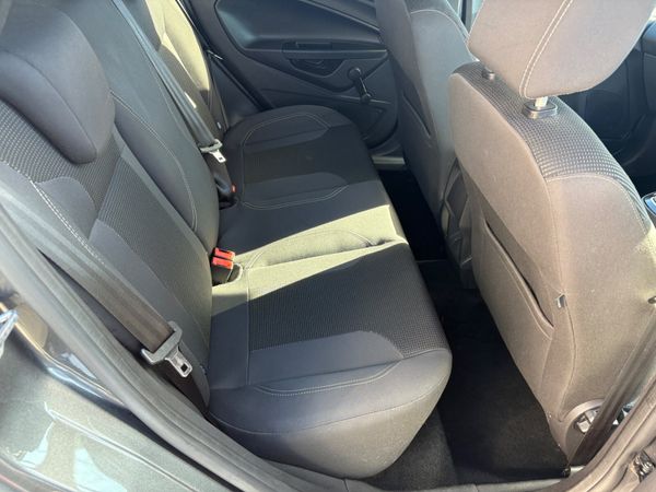 2017 Ford Fiesta Titanium 369370824
