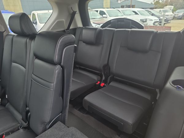 Toyota Land Cruiser LC 7 Seater 204Bhp 369397671