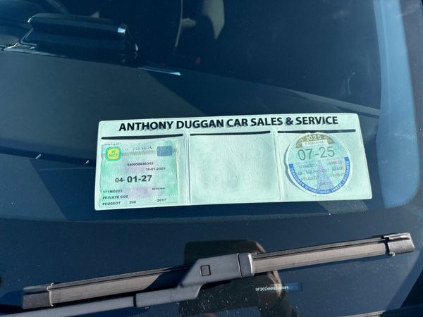 2017 Peugeot 208 369427194