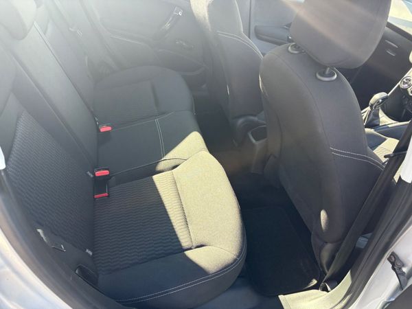2017 Peugeot 208 369427195