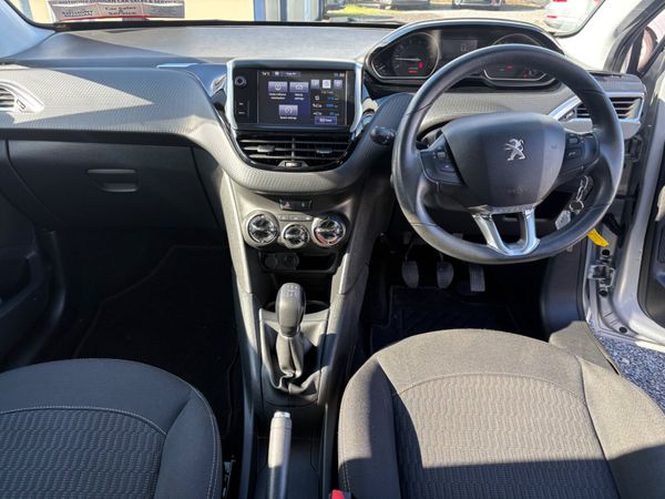 2017 Peugeot 208 369427198