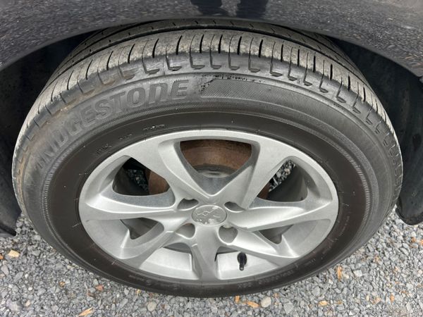 131 Peugeot 208 1.4 369455965