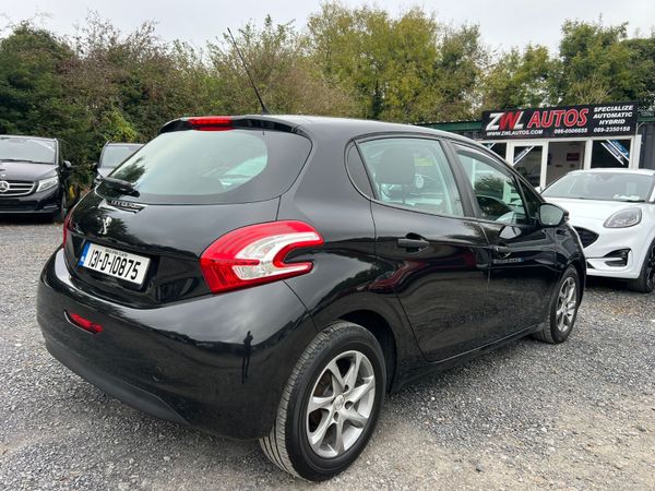 131 Peugeot 208 1.4 369455968