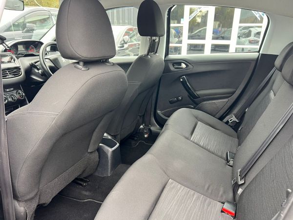 131 Peugeot 208 1.4 369455972