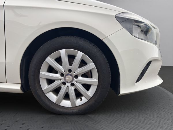 2017 MERC A180 (B38) 369484994