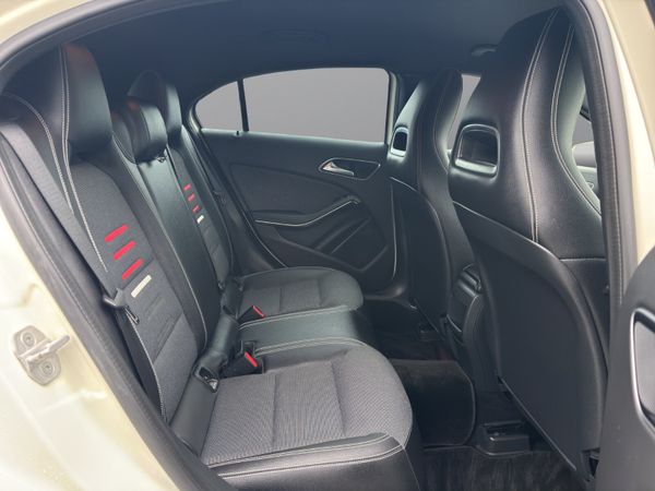 2017 MERC A180 (B38) 369485077