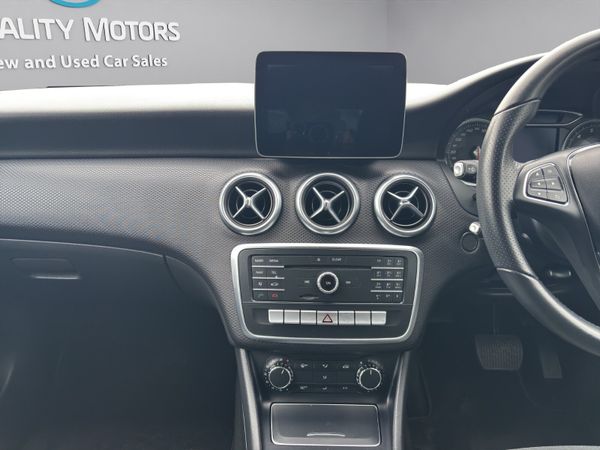 2017 MERC A180 (B38) 369485120