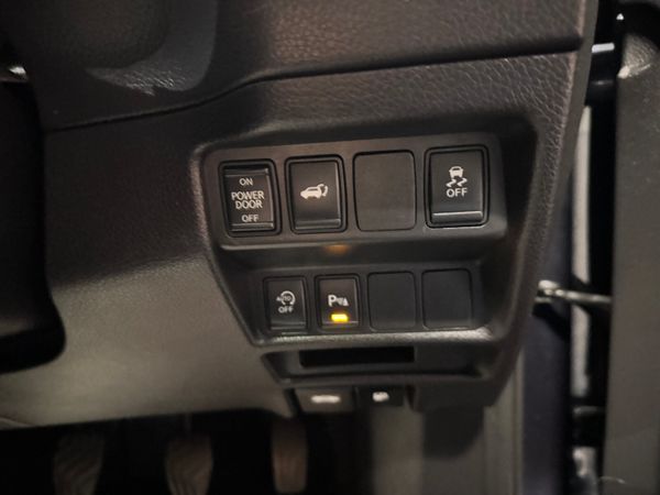 Nissan X-Trail 2018   Only 80k  klms ! 369515861