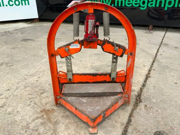 RED BANK MASONARY GUILLOTINE........695-1. 369537734