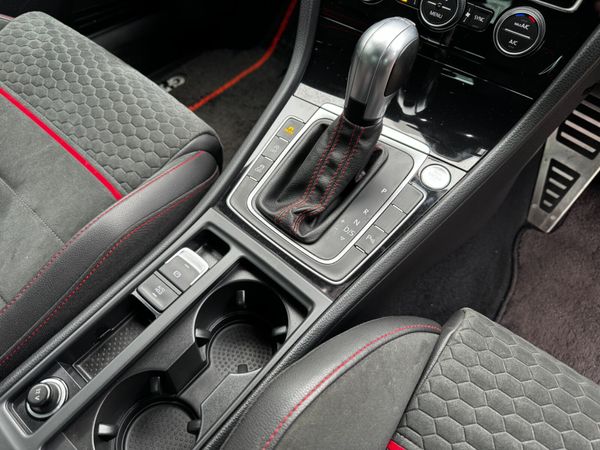 Volkswagen Golf GTI 2.0 DSG 5DR 369542017
