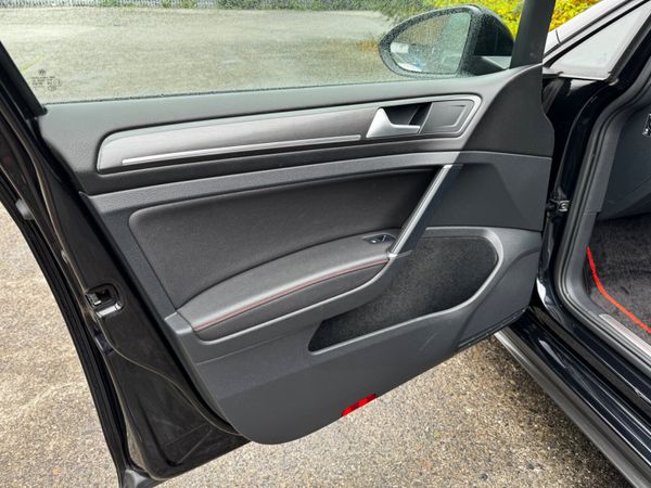 Volkswagen Golf GTI 2.0 DSG 5DR 369542036