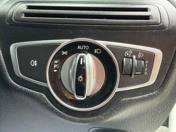 Mercedes-Benz C-Class 2017 369555154