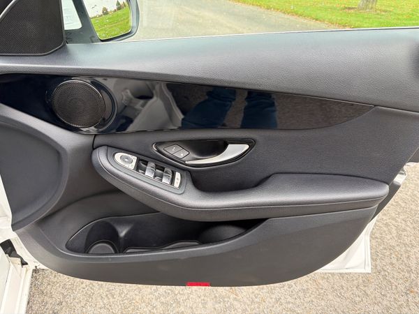 Mercedes-Benz C-Class 2017 369555150