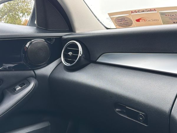 Mercedes-Benz C-Class 2017 369555295