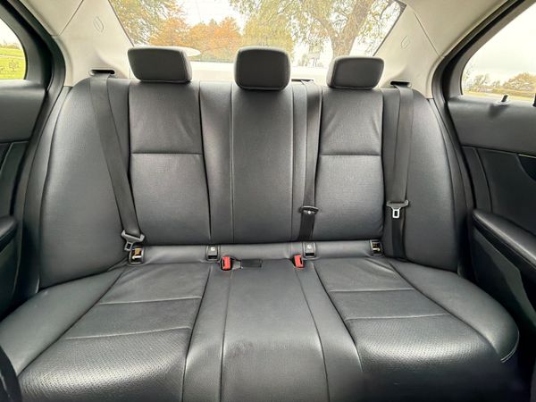 Mercedes-Benz C-Class 2017 369555353