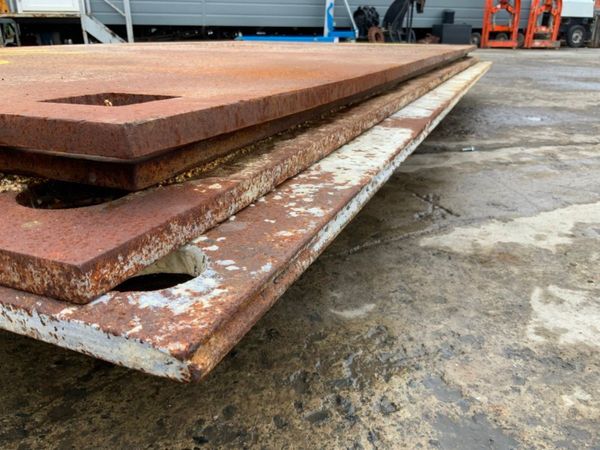20mm ROAD CROSSING PLATE / TRENCH COVERS...3840. 369573156